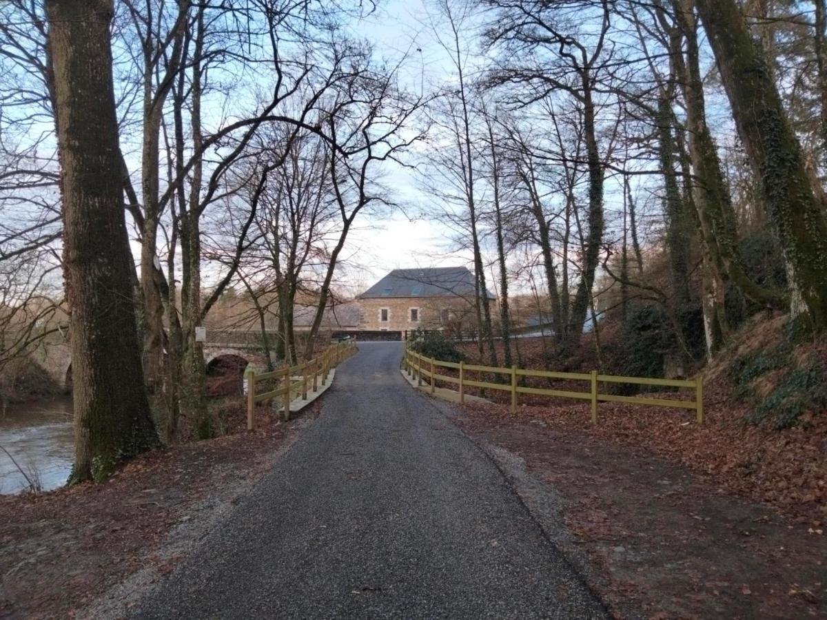Saint-Aubin-des-Landes Le Moulin De Bretigneul B&B 외부 사진